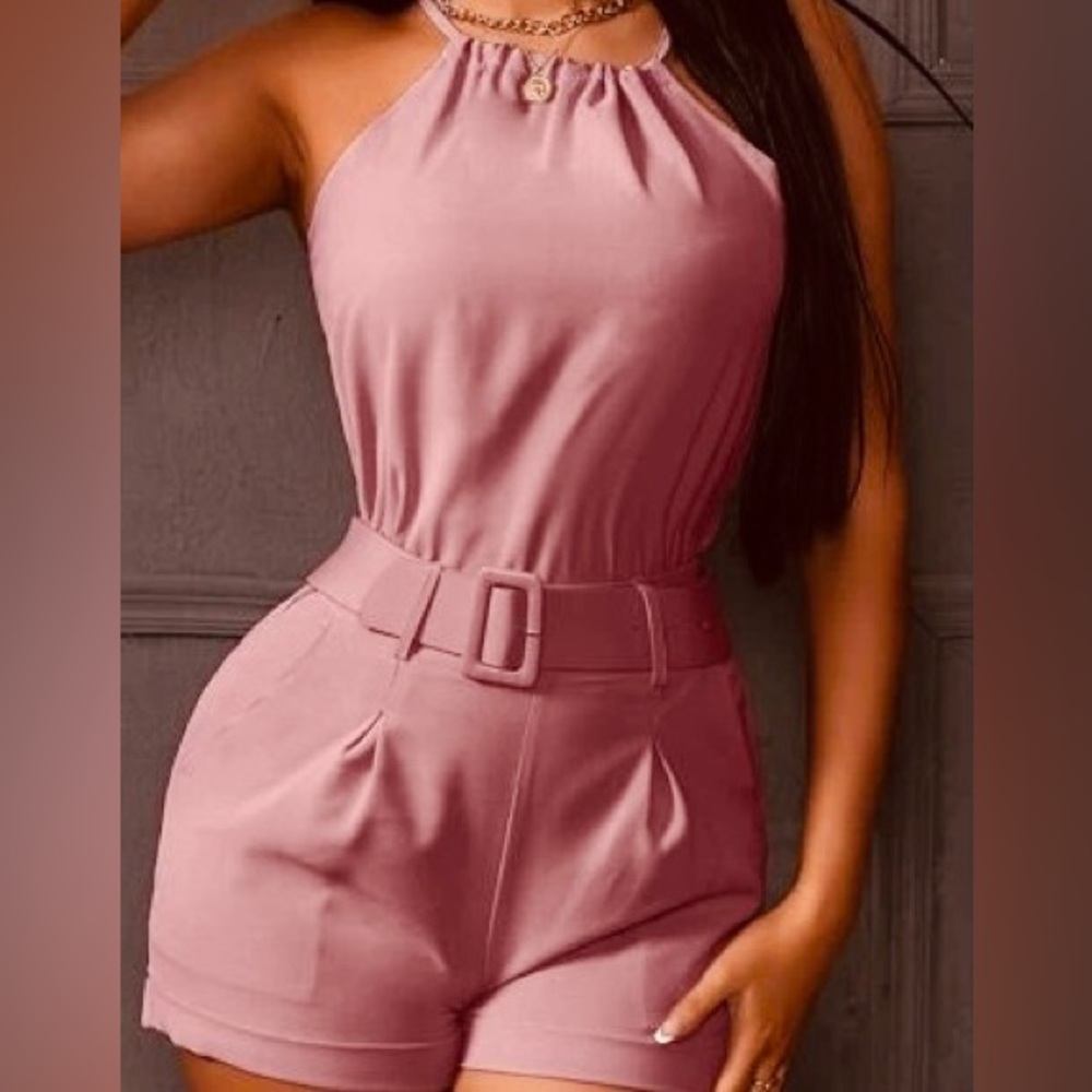 Cute matching shorts and top set with belt.